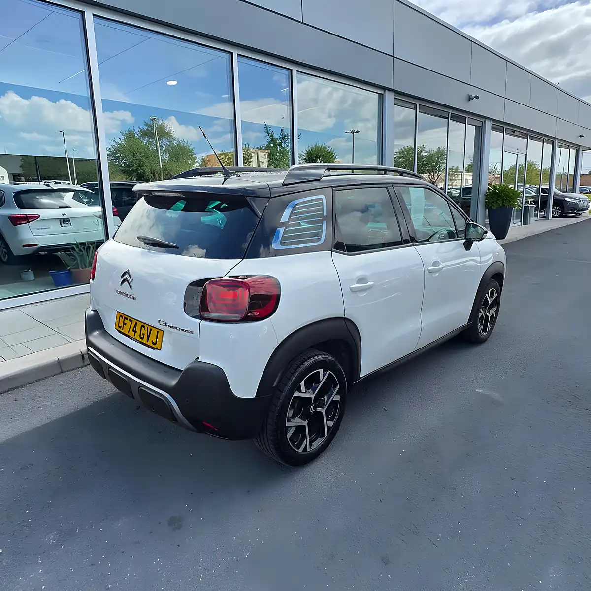 Used 2022 Citroen Aircross Shine Plus Arctic White & Black Roof - Interior and Exterior details 3
