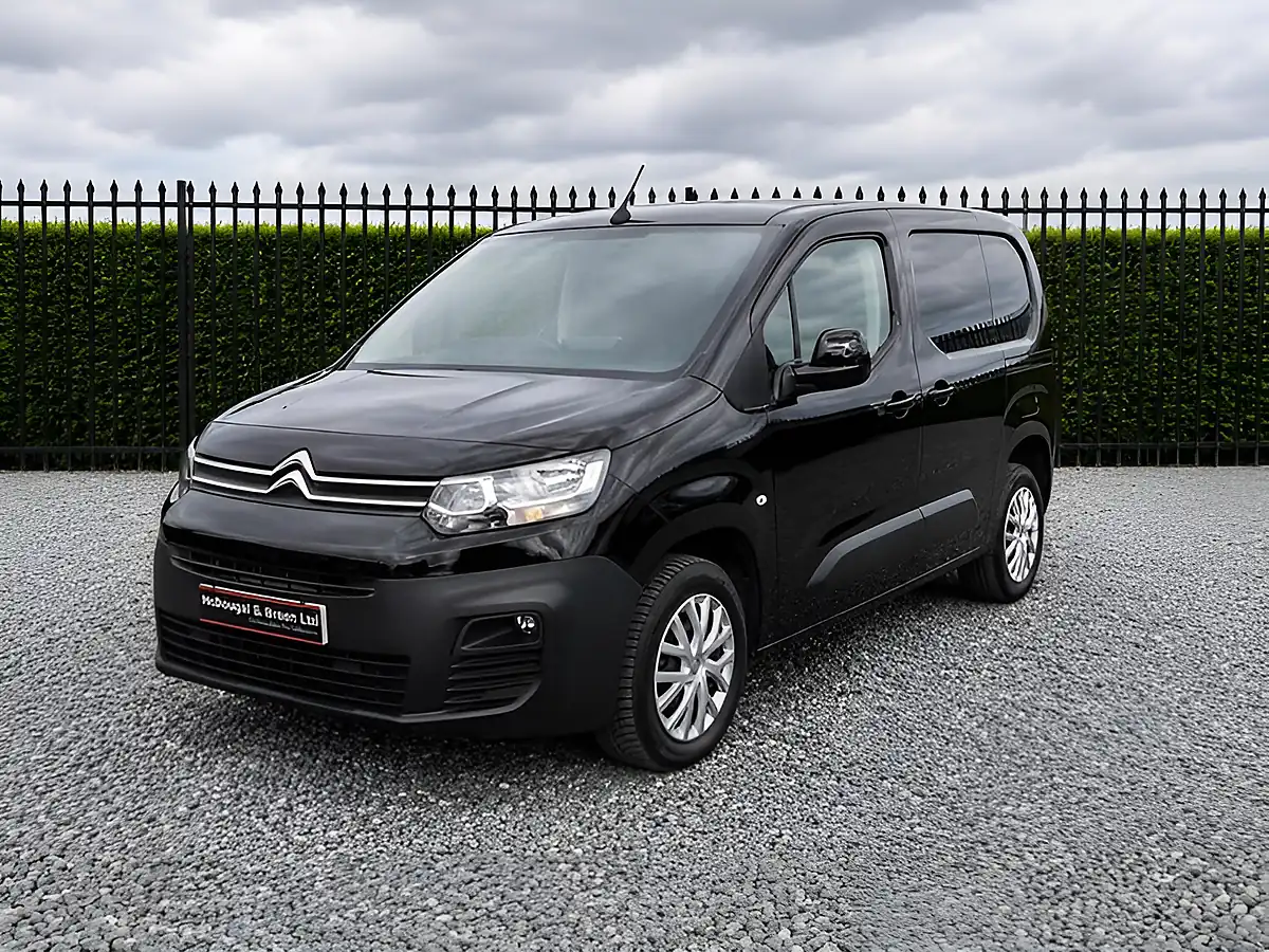 Used 2022 Citroen Berlingo Enterprise M Pro Black - Front View