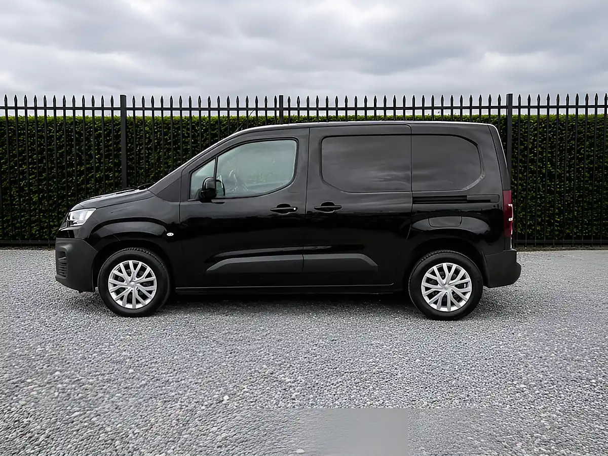 Used 2022 Citroen Berlingo Enterprise M Pro Black - Interior and Exterior details 3