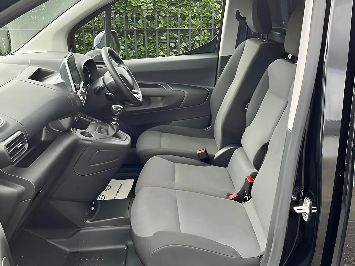 Used 2022 Citroen Berlingo Enterprise M Pro Black - Interior and Exterior details 16