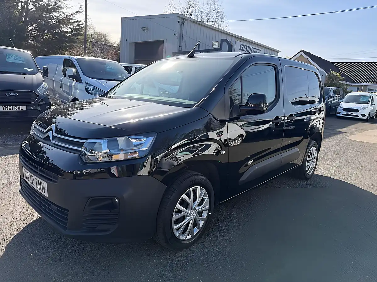 Used 2022 Citroen Berlingo Enterprise M Pro Black - Front View