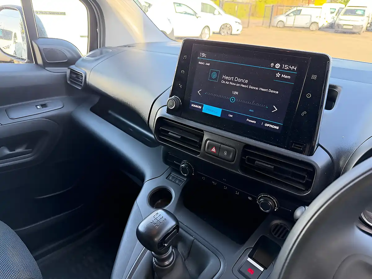 Used 2022 Citroen Berlingo Enterprise M Pro Black - Interior and Exterior details 17