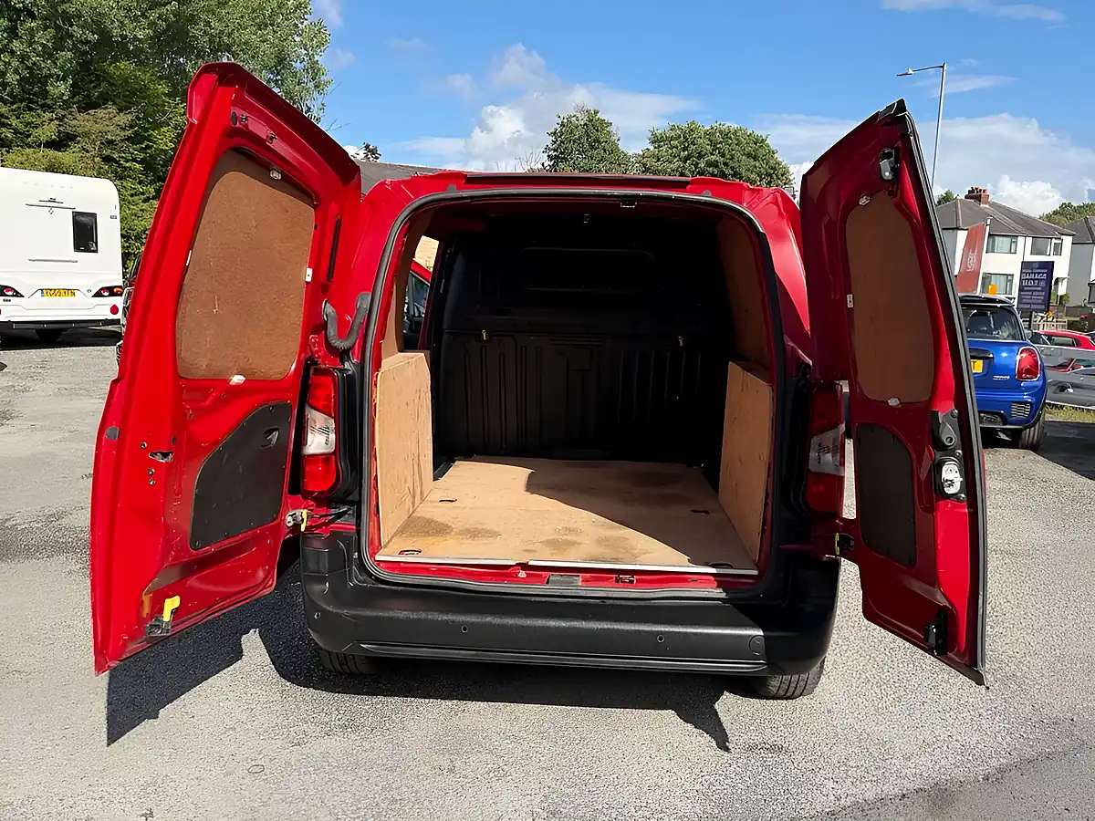 Used 2022 Citroen Berlingo Enterprise M Pro Red - Interior and Exterior details 12