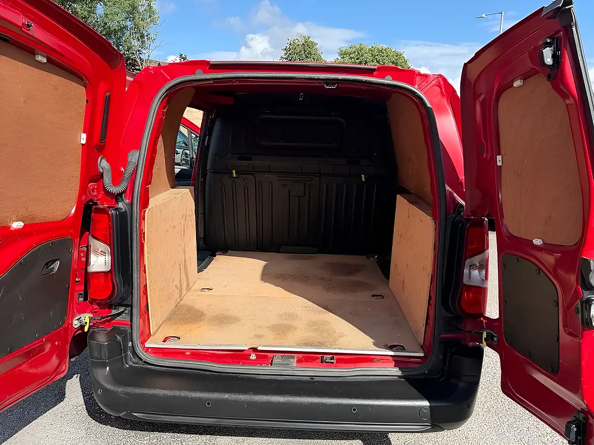 Used 2022 Citroen Berlingo Enterprise M Pro Red - Interior and Exterior details 14