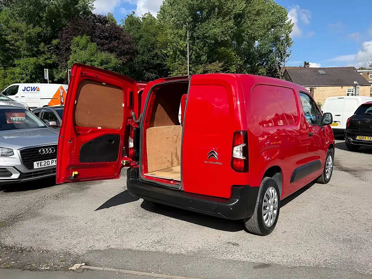 Used 2022 Citroen Berlingo Enterprise M Pro Red - Interior and Exterior details 15