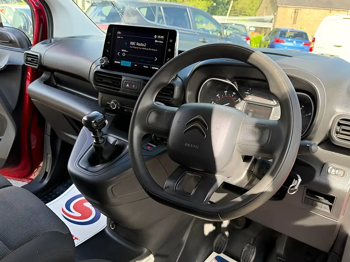 Used 2022 Citroen Berlingo Enterprise M Pro Red - Interior and Exterior details 18