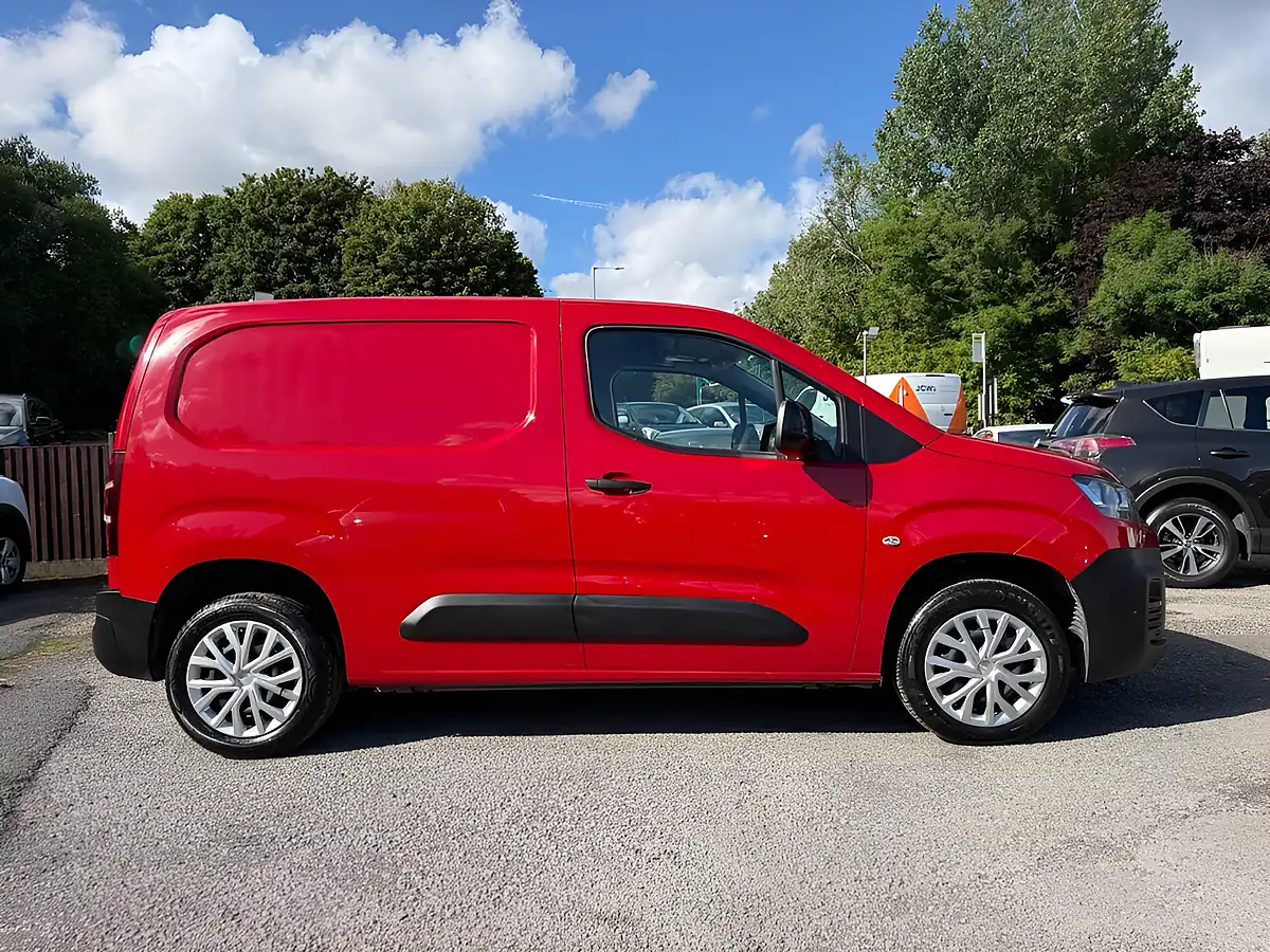 Used 2022 Citroen Berlingo Enterprise M Pro Red - Interior and Exterior details 6