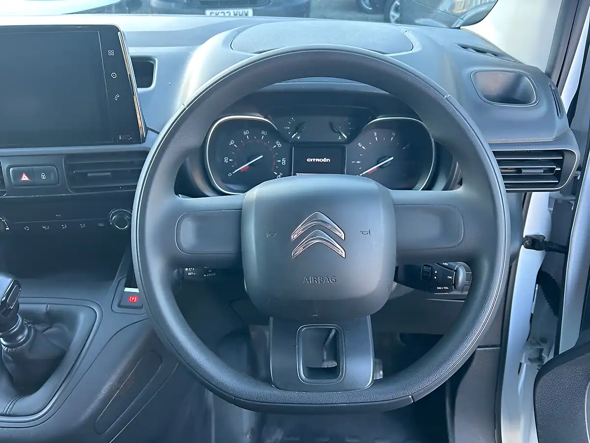 Used 2022 Citroen Berlingo Enterprise M Pro White - Interior and Exterior details 17