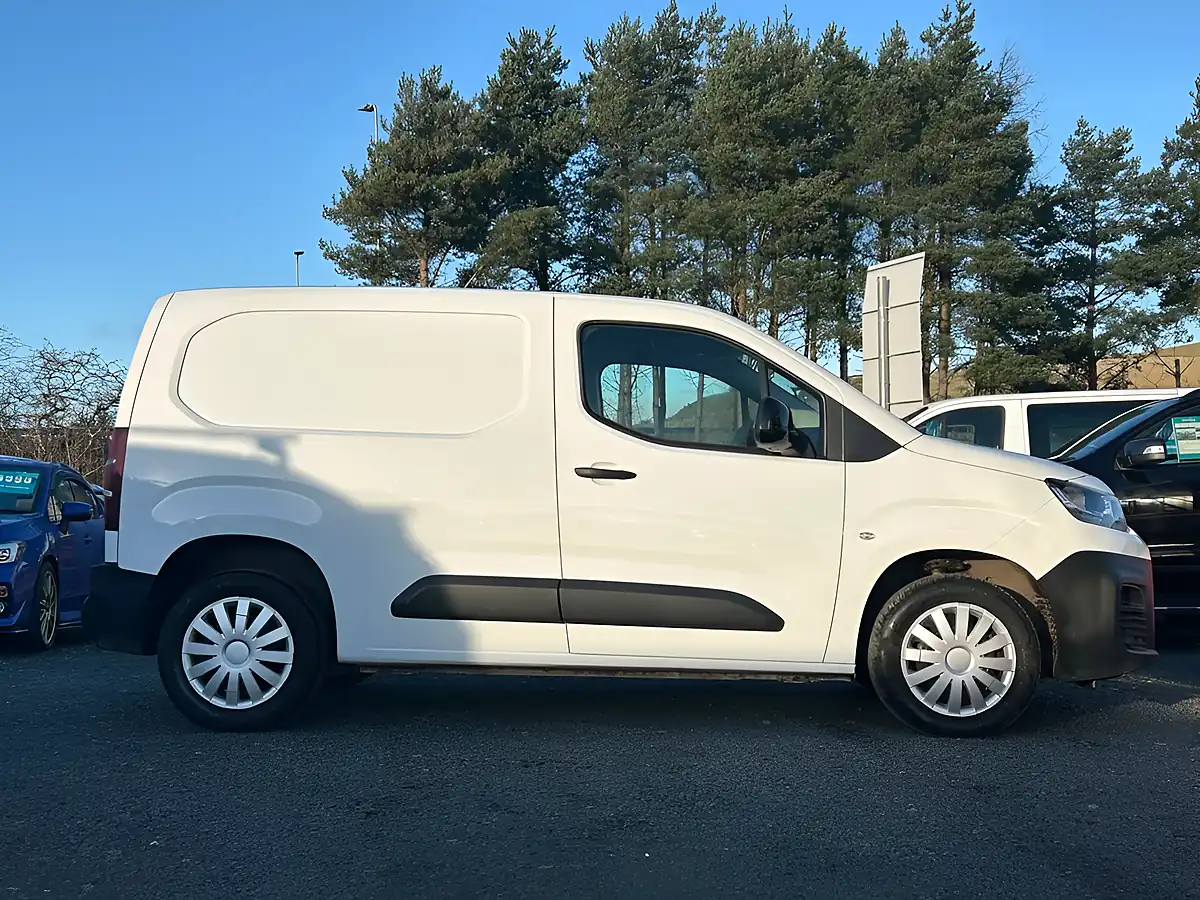 Used 2022 Citroen Berlingo Enterprise M Pro White - Interior and Exterior details 2