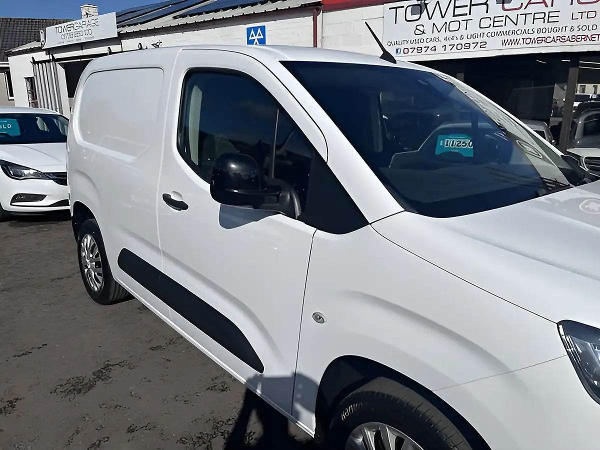 Used 2022 Citroen Berlingo Enterprise M Pro White - Interior and Exterior details 6