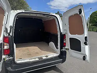Used 2022 Citroen Berlingo Enterprise M Pro White - Interior and Exterior details 11