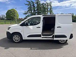 Used 2022 Citroen Berlingo Enterprise M Pro White - Interior and Exterior details 12