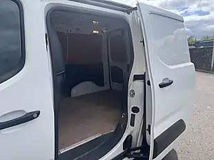 Used 2022 Citroen Berlingo Enterprise M Pro White - Interior and Exterior details 13