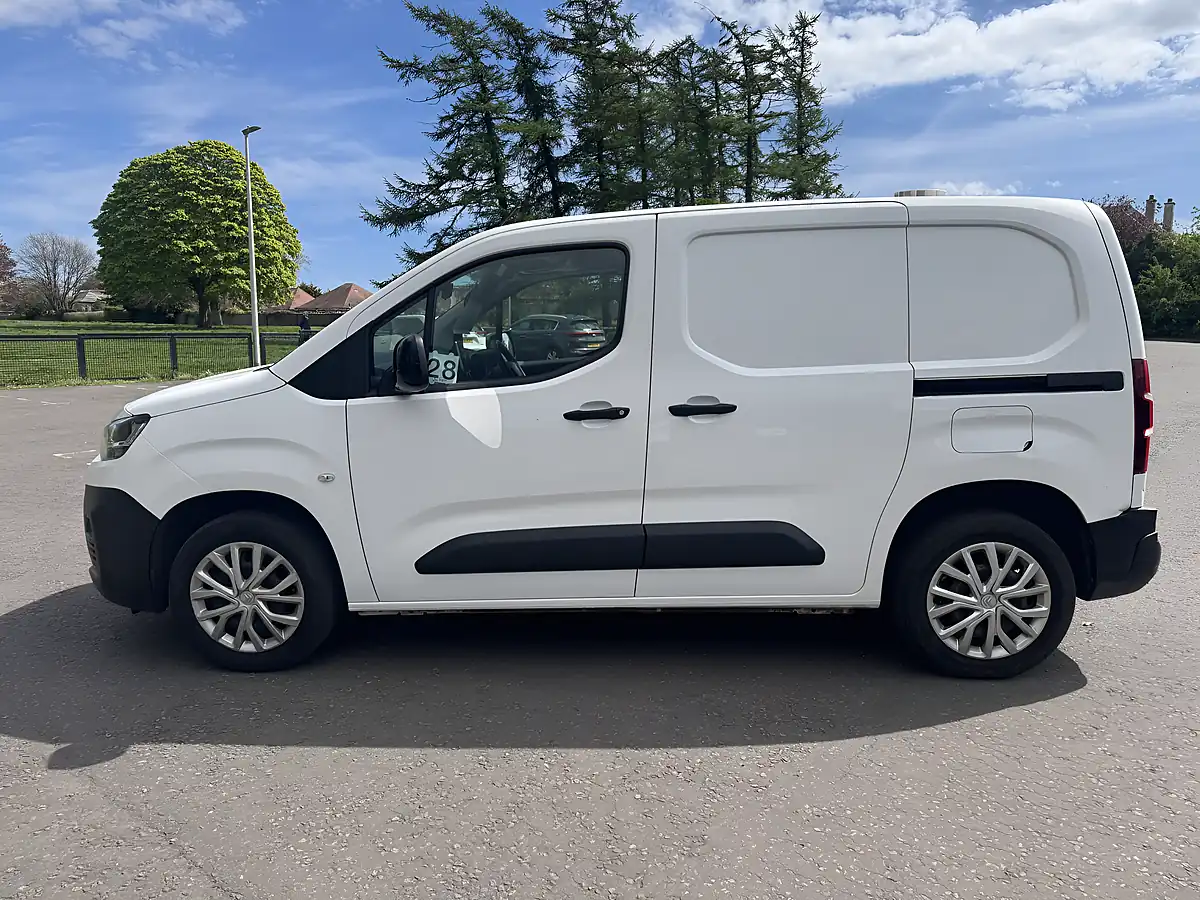 Used 2022 Citroen Berlingo Enterprise M Pro White - Interior and Exterior details 4