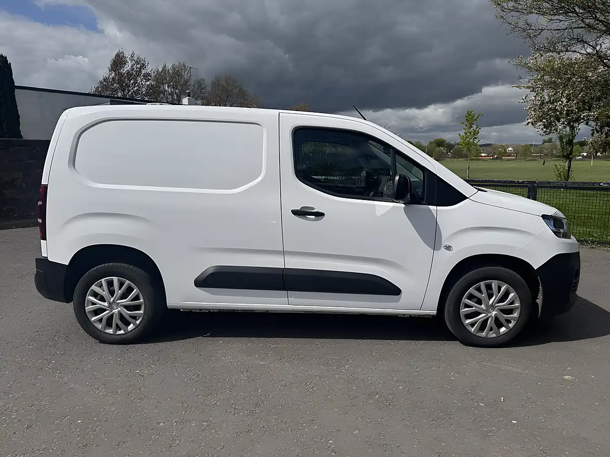 Used 2022 Citroen Berlingo Enterprise M Pro White - Interior and Exterior details 8
