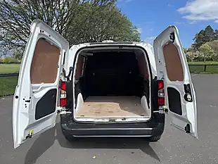Used 2022 Citroen Berlingo Enterprise M Pro White - Interior and Exterior details 9