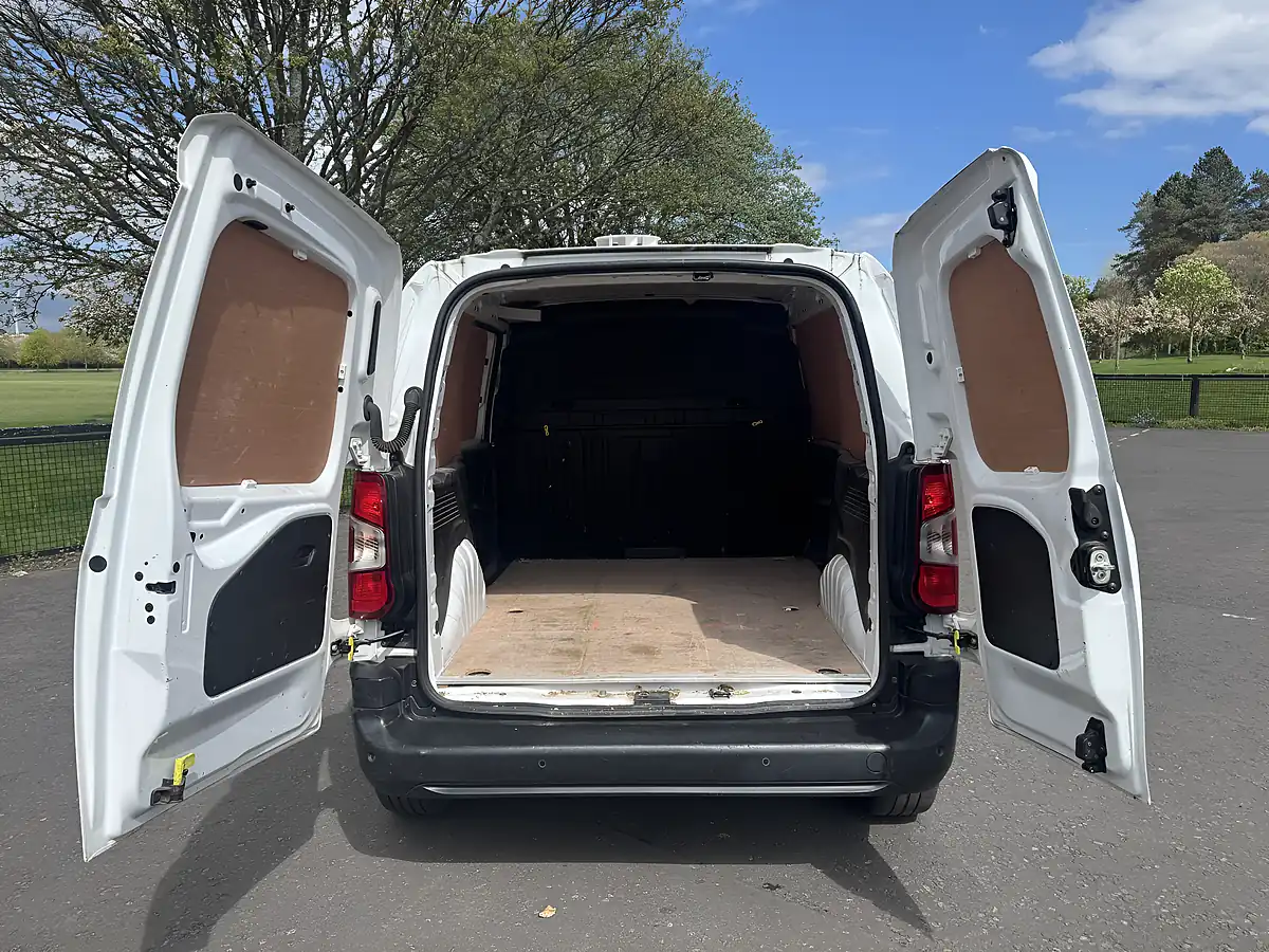 Used 2022 Citroen Berlingo Enterprise M Pro White - Interior and Exterior details 9