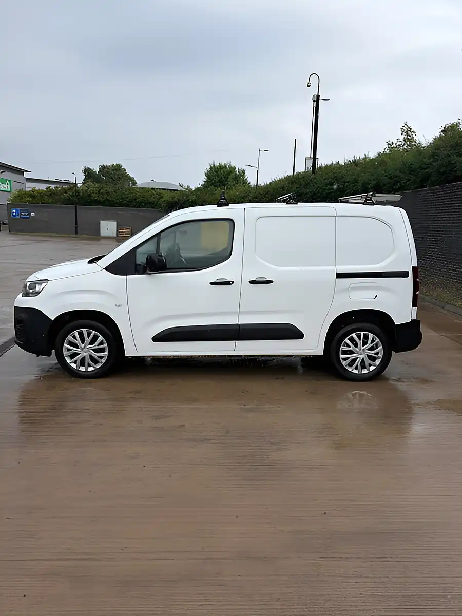 Used 2022 Citroen Berlingo Enterprise M Pro White - Interior and Exterior details 10