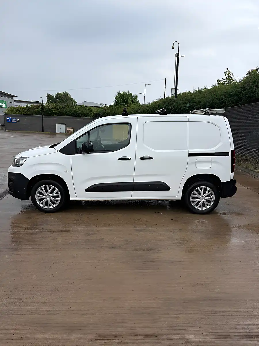 Used 2022 Citroen Berlingo Enterprise M Pro White - Interior and Exterior details 13