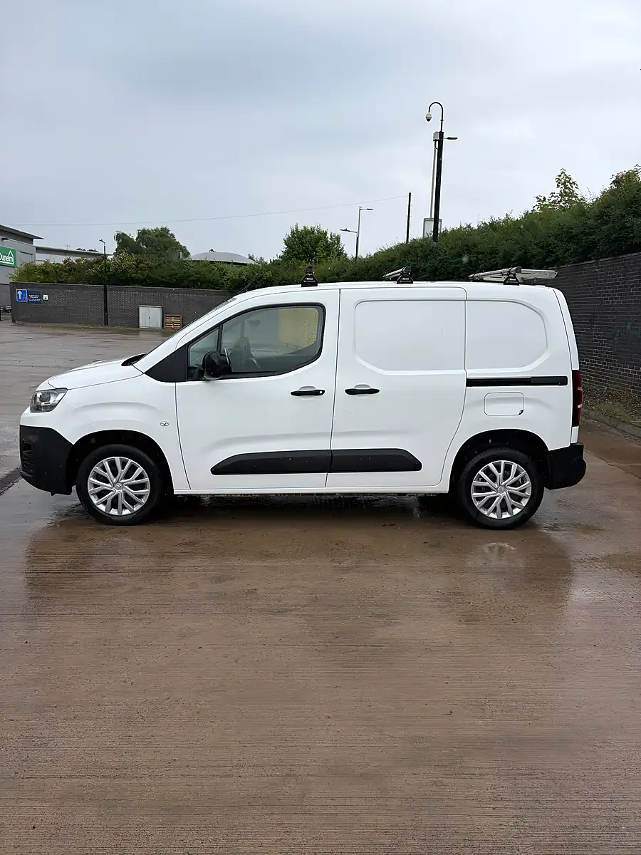 Used 2022 Citroen Berlingo Enterprise M Pro White - Interior and Exterior details 14