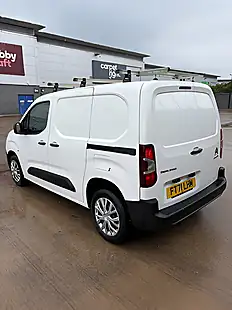 Used 2022 Citroen Berlingo Enterprise M Pro White - Interior and Exterior details 16