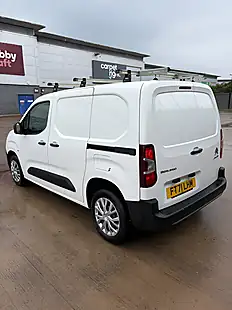 Used 2022 Citroen Berlingo Enterprise M Pro White - Interior and Exterior details 18