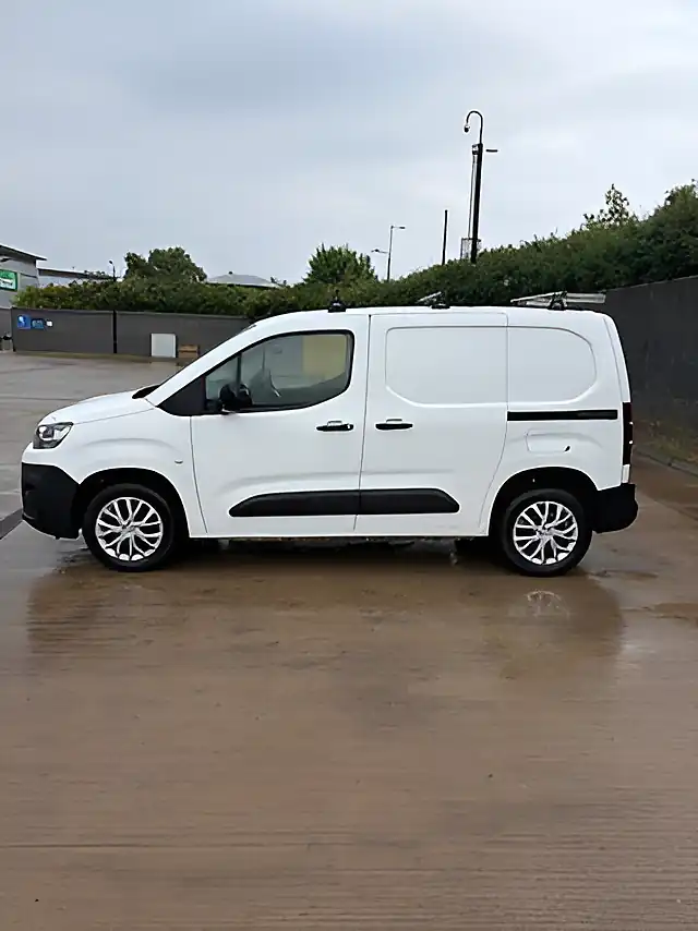 Used 2022 Citroen Berlingo Enterprise M Pro White - Interior and Exterior details 9