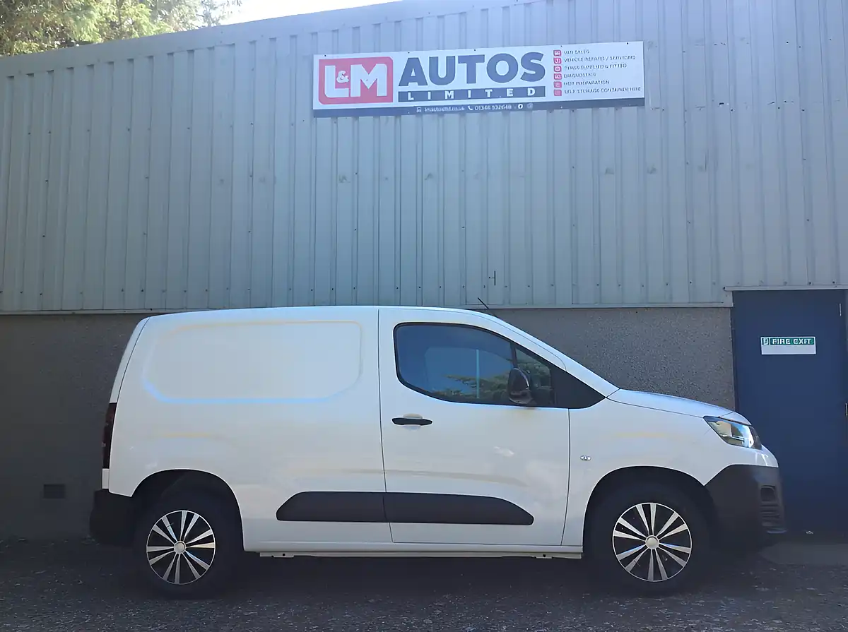 Used 2022 Citroen Berlingo Enterprise M Pro White - Front View