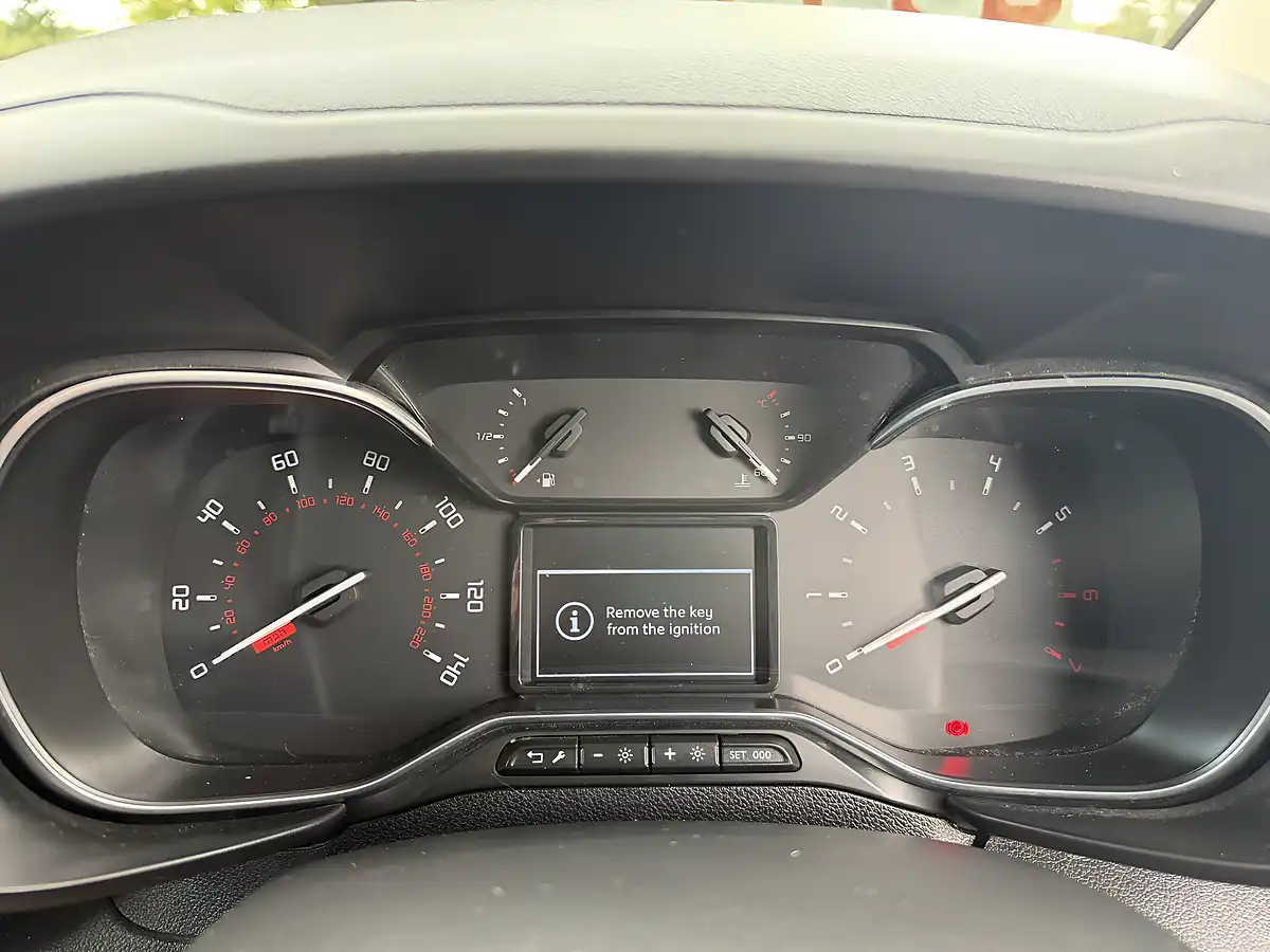 Used 2022 Citroen Berlingo Enterprise M Pro White - Interior and Exterior details 13