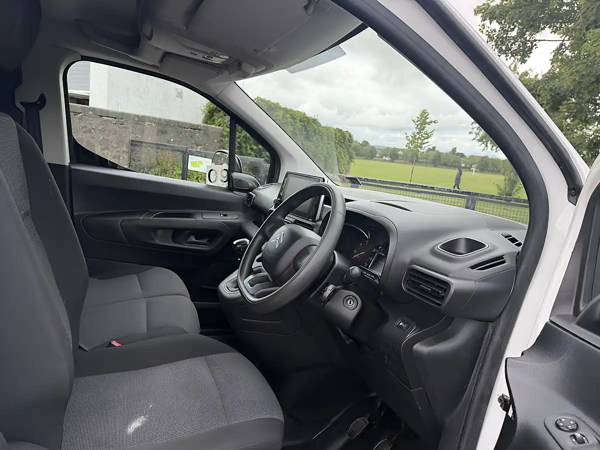 Used 2022 Citroen Berlingo Enterprise M Pro White - Interior and Exterior details 14