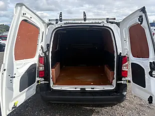 Used 2022 Citroen Berlingo Enterprise M Pro White - Interior and Exterior details 10
