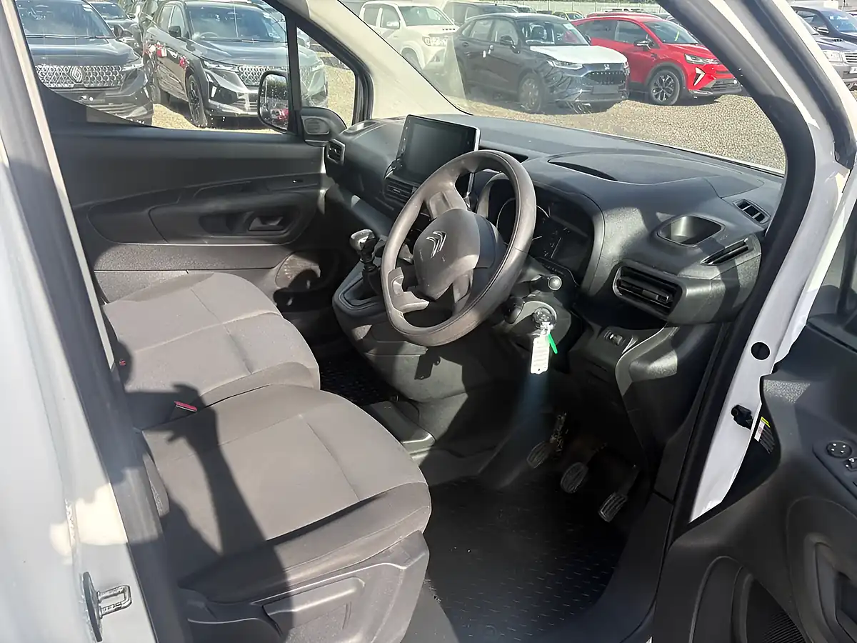 Used 2022 Citroen Berlingo Enterprise M Pro White - Interior and Exterior details 11