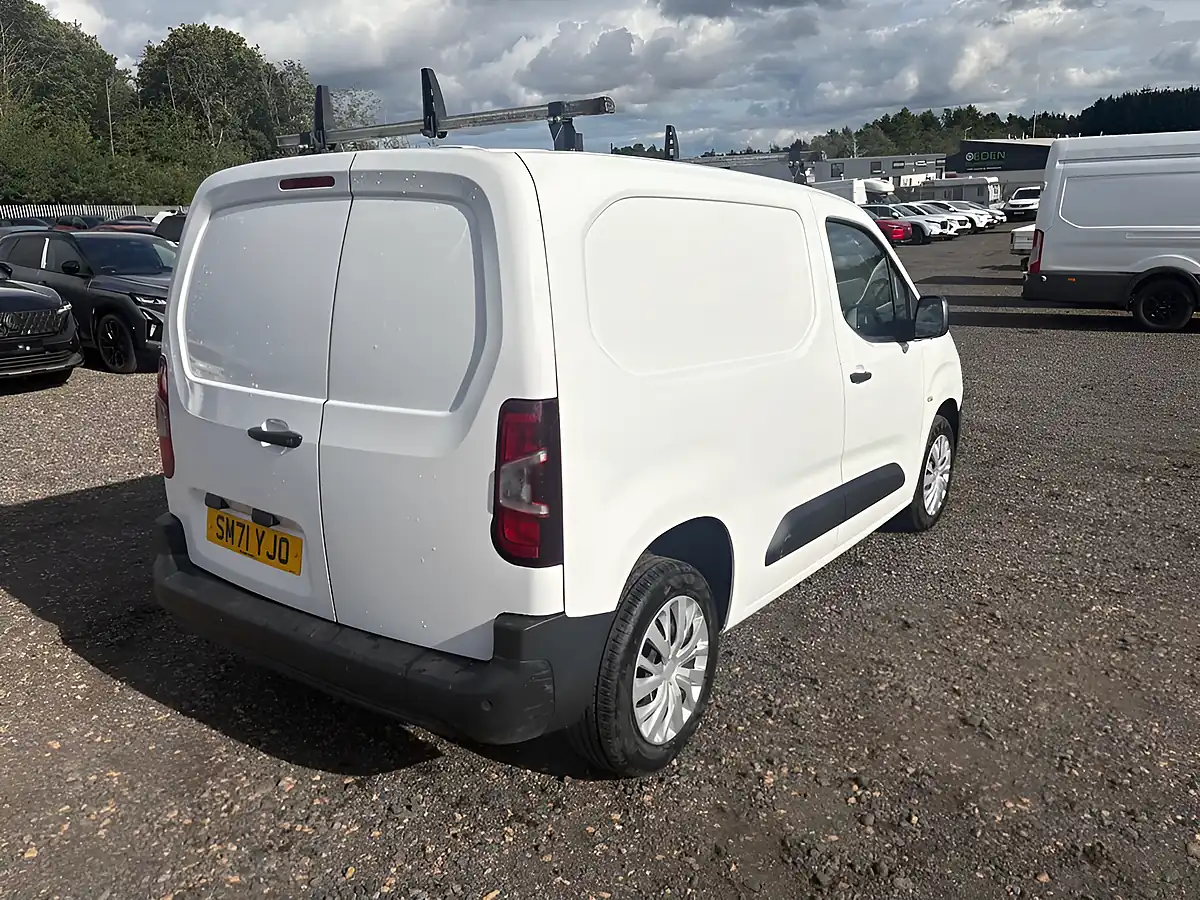 Used 2022 Citroen Berlingo Enterprise M Pro White - Interior and Exterior details 7