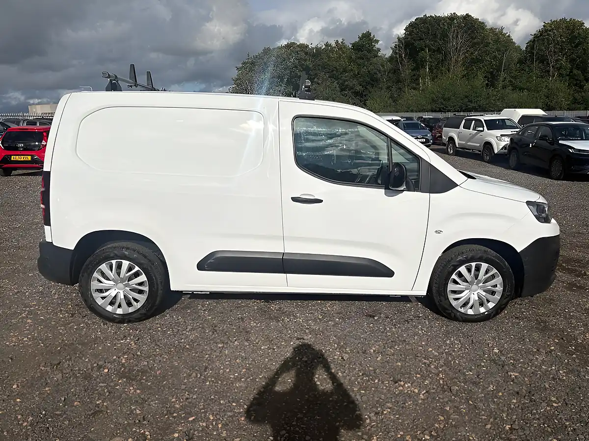 Used 2022 Citroen Berlingo Enterprise M Pro White - Interior and Exterior details 8