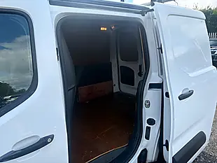 Used 2022 Citroen Berlingo Enterprise M Pro White - Interior and Exterior details 9