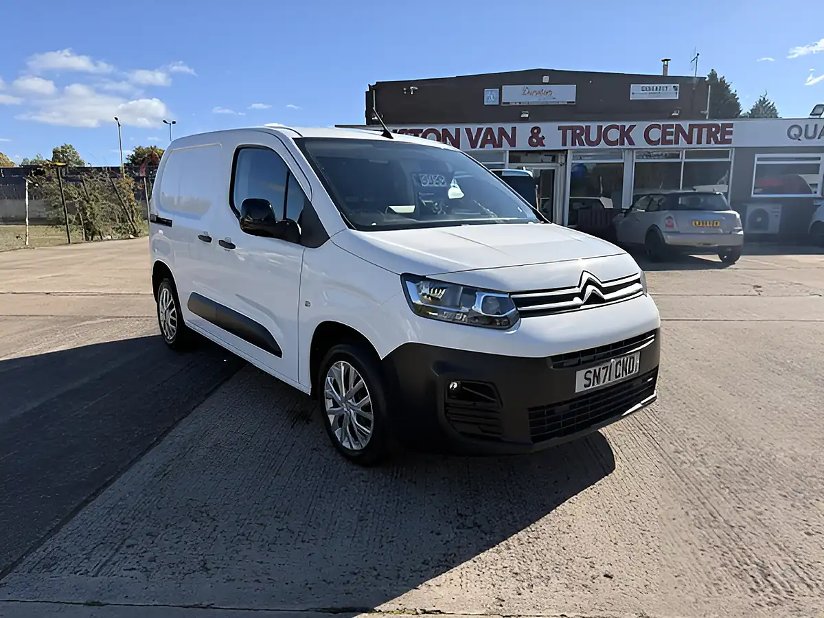 Used 2022 Citroen Berlingo Enterprise M Pro White - Front View