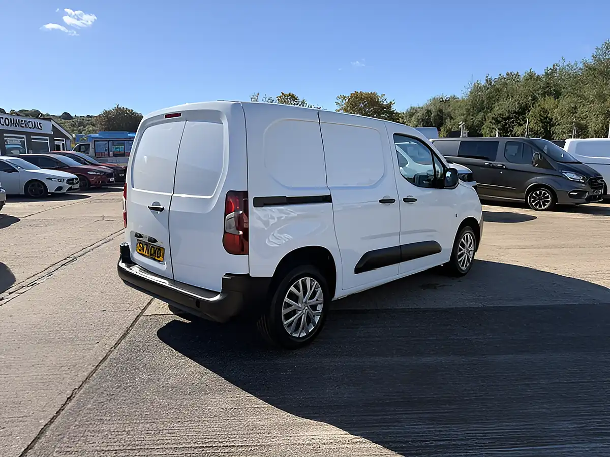 Used 2022 Citroen Berlingo Enterprise M Pro White - Interior and Exterior details 4