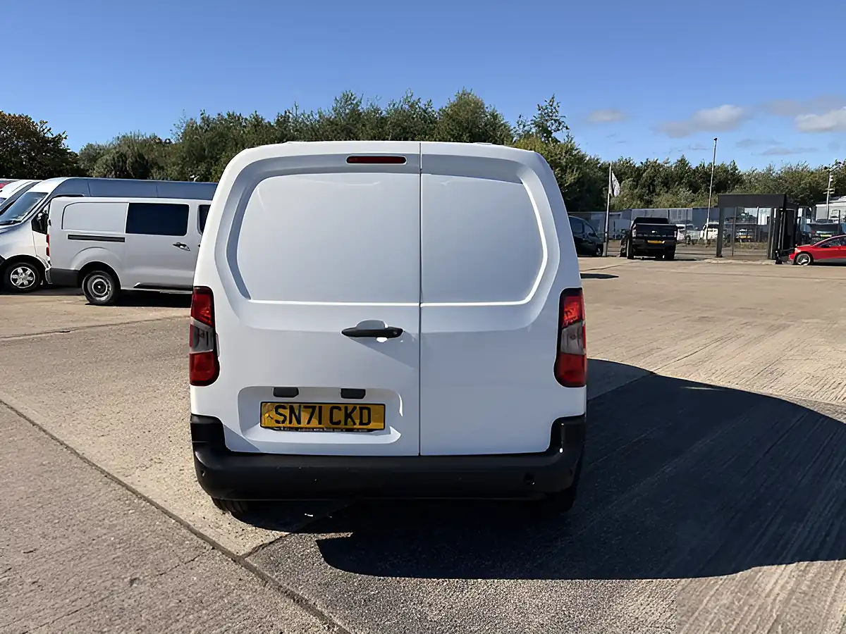Used 2022 Citroen Berlingo Enterprise M Pro White - Interior and Exterior details 5