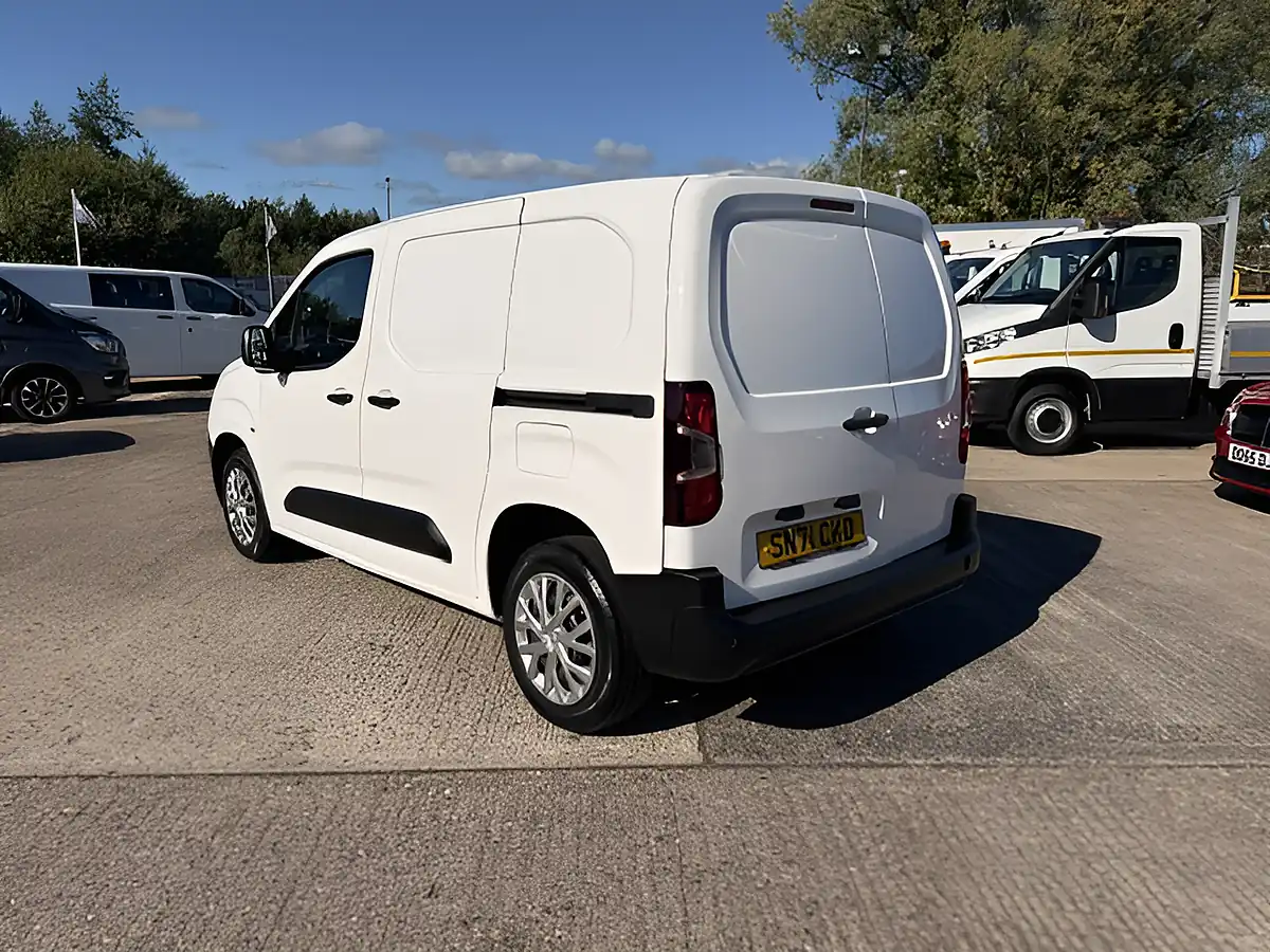 Used 2022 Citroen Berlingo Enterprise M Pro White - Interior and Exterior details 7