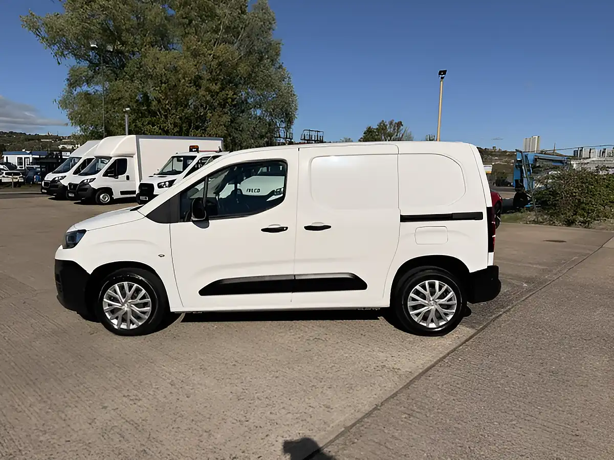 Used 2022 Citroen Berlingo Enterprise M Pro White - Interior and Exterior details 8