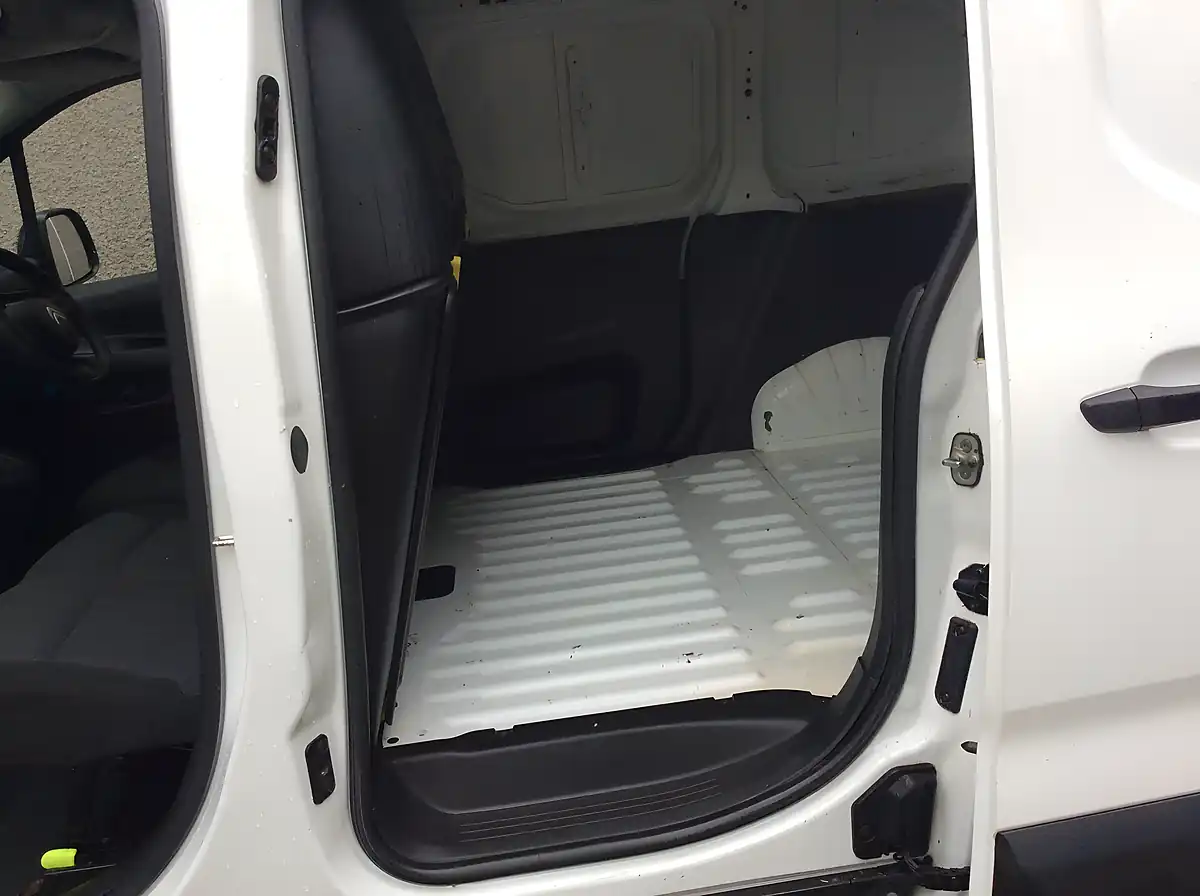 Used 2022 Citroen Berlingo Enterprise M Pro White - Interior and Exterior details 13