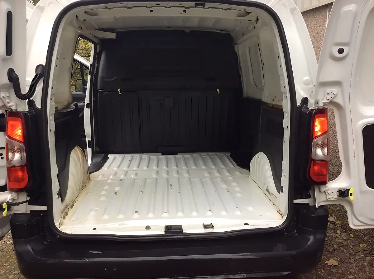 Used 2022 Citroen Berlingo Enterprise M Pro White - Interior and Exterior details 14