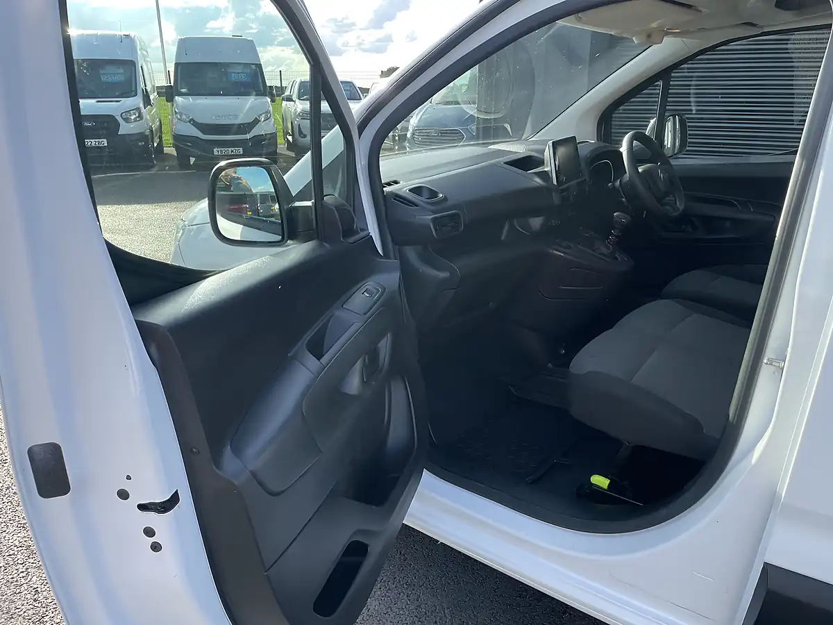 Used 2022 Citroen Berlingo Enterprise Pro White - Interior and Exterior details 10