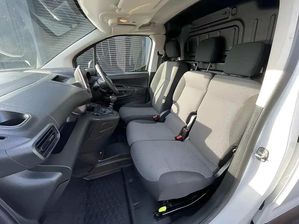 Used 2022 Citroen Berlingo Enterprise Pro White - Interior and Exterior details 11