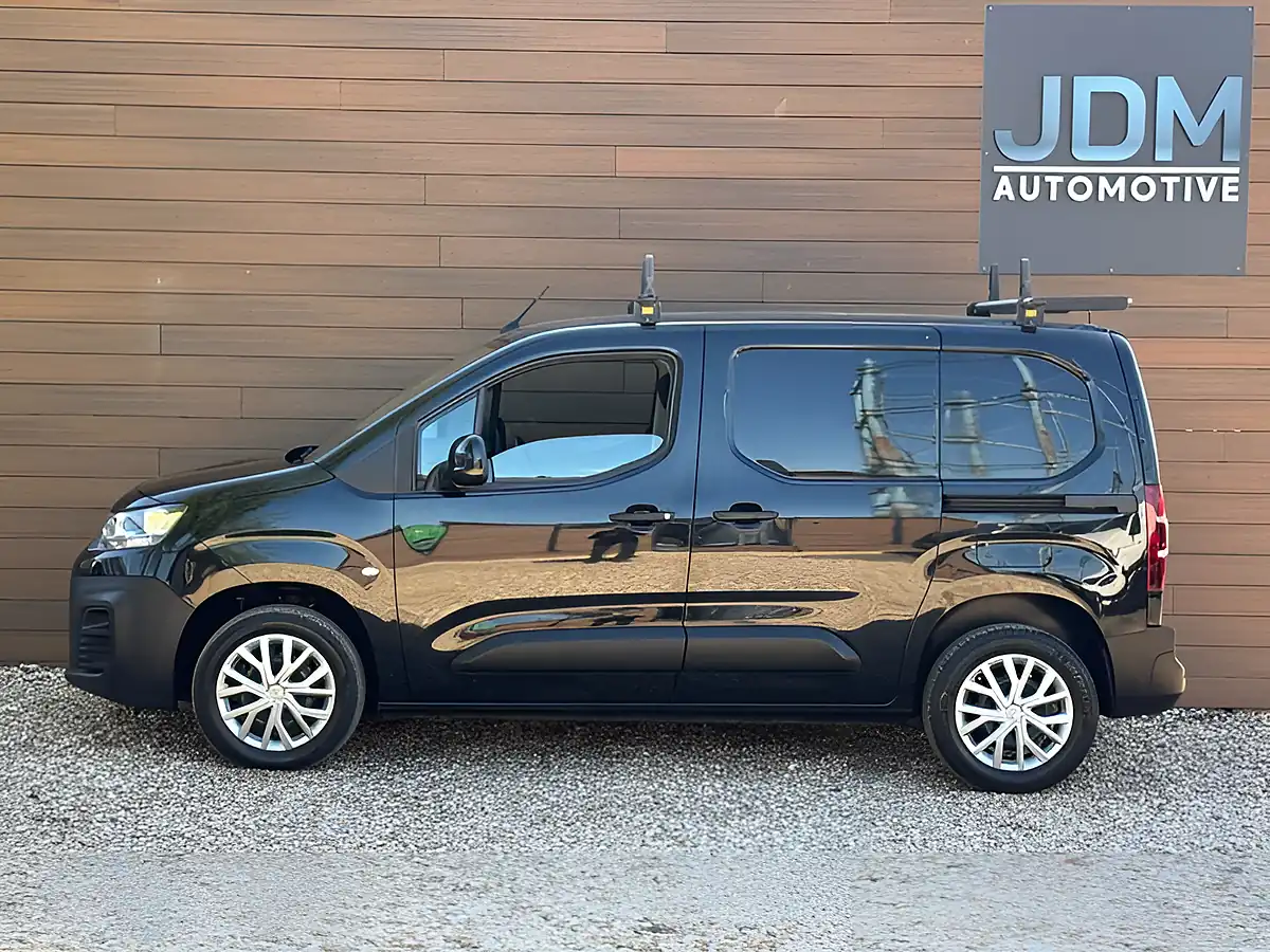 Used 2022 Citroen Berlingo Enterprise Professional Black - Interior and Exterior details 15