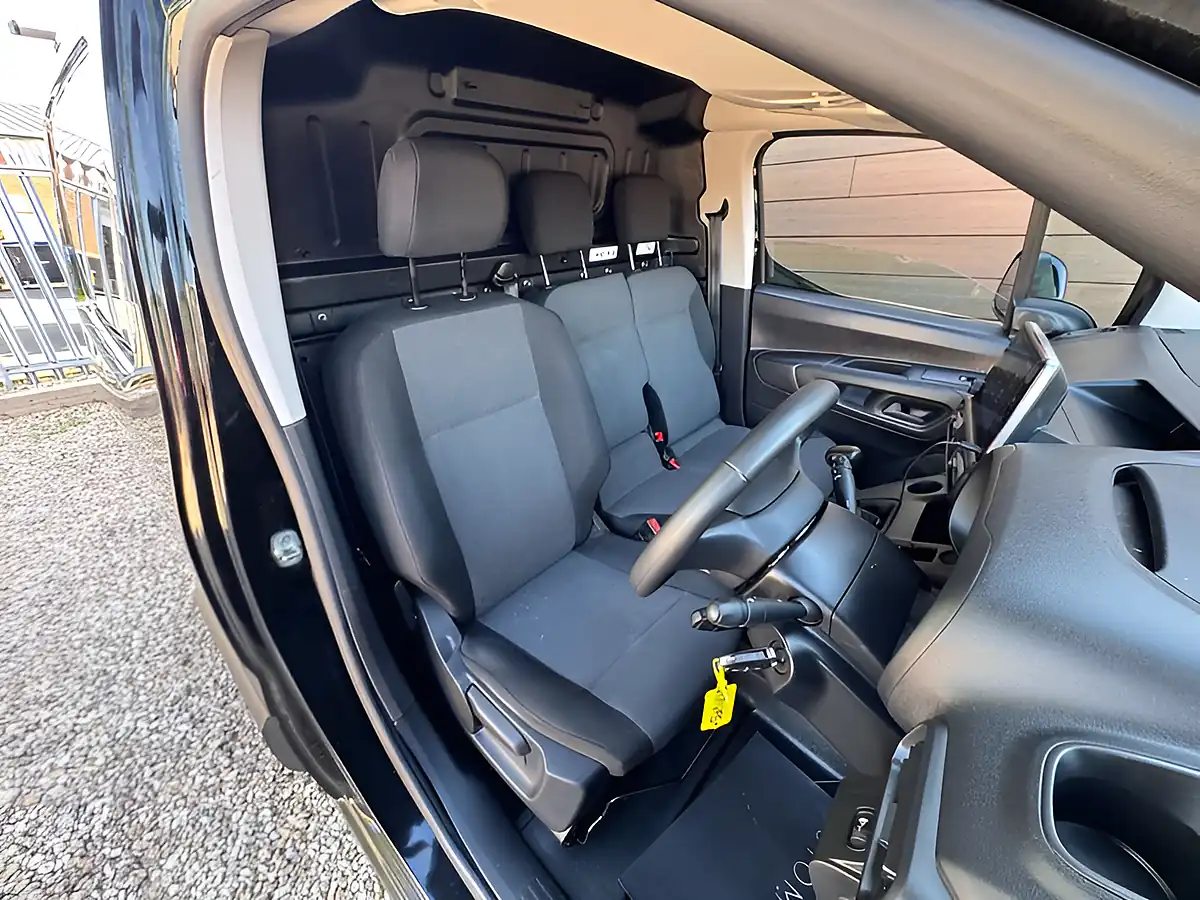 Used 2022 Citroen Berlingo Enterprise Professional Black - Interior and Exterior details 17