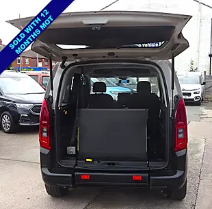 Used 2022 Citroen Berlingo Feel Beige - Interior and Exterior details 10