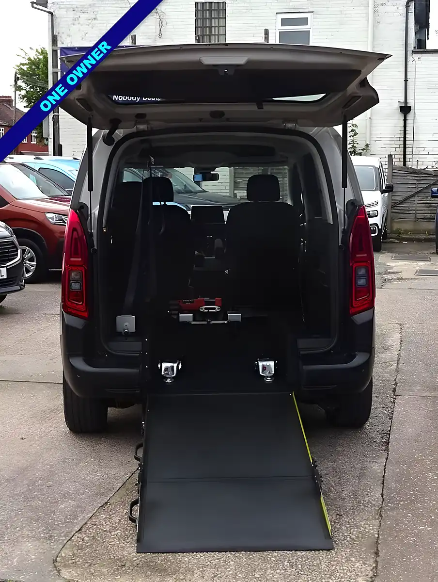 Used 2022 Citroen Berlingo Feel Beige - Interior and Exterior details 12