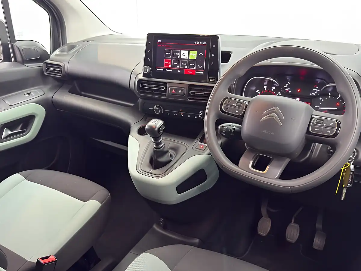 Used 2022 Citroen Berlingo Feel M Grey - Interior and Exterior details 10