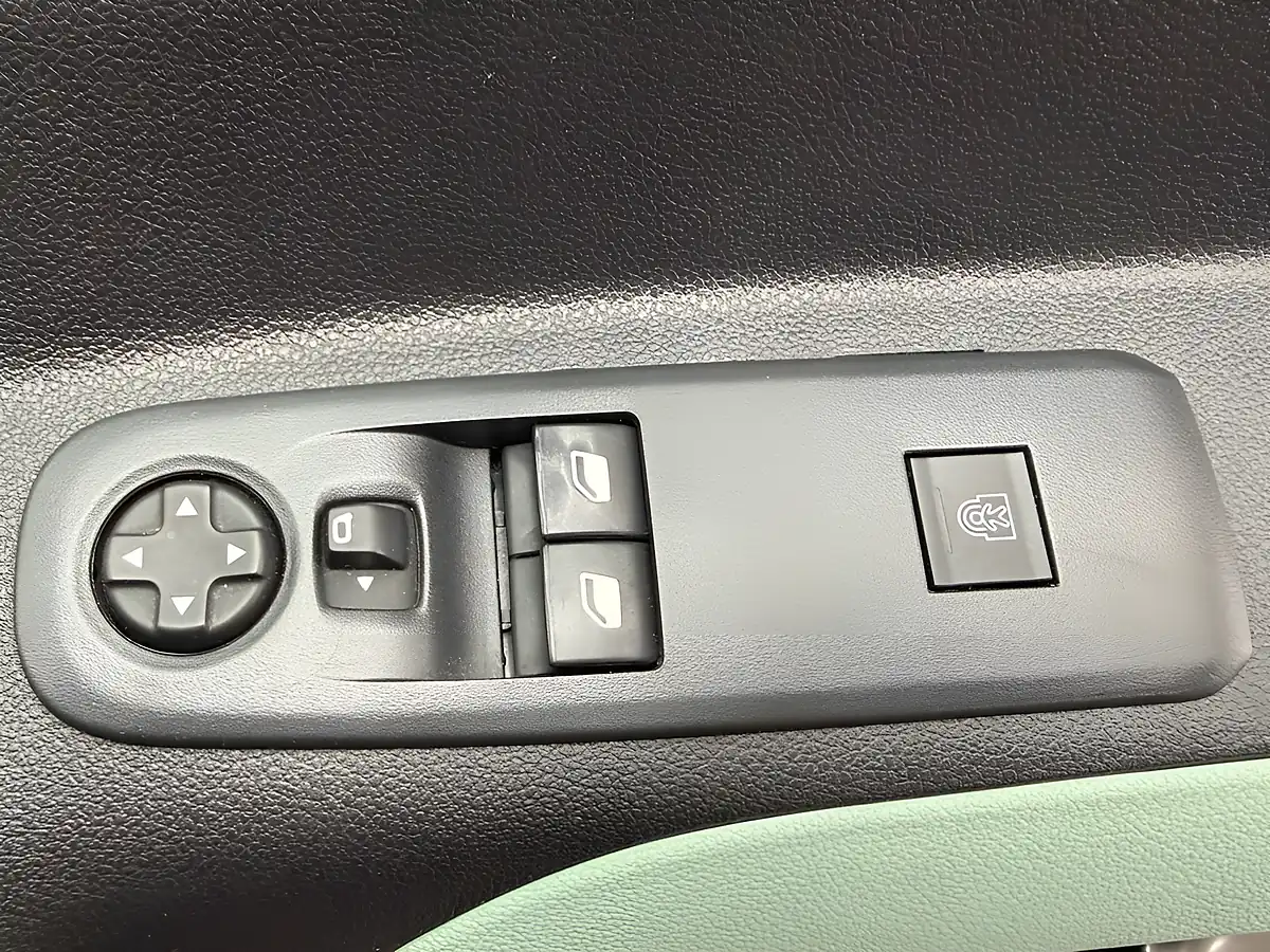 Used 2022 Citroen Berlingo Feel M Grey - Interior and Exterior details 19